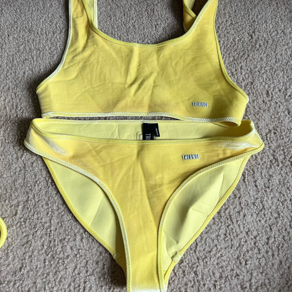 Triangl Italian Velvet Neoprene bikini set. TOP IS SMALL + and bottom is MEDIUM
